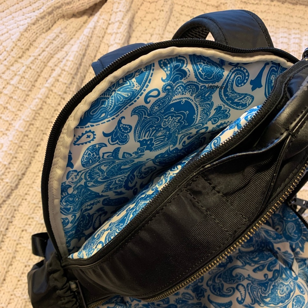 Lululemon black backpack - Picture 3 of 6